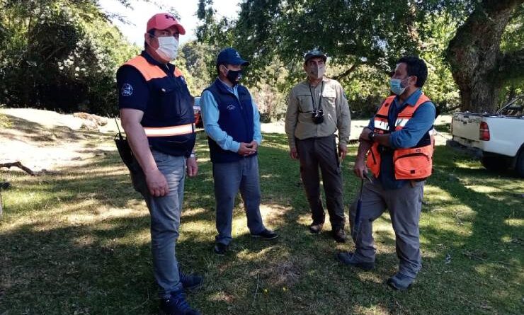 Municipio de Puyehue, Onemi, Sernageomin y Conaf realizan visita técnica a Cordón Caulle tras desplazamientos de tierra.