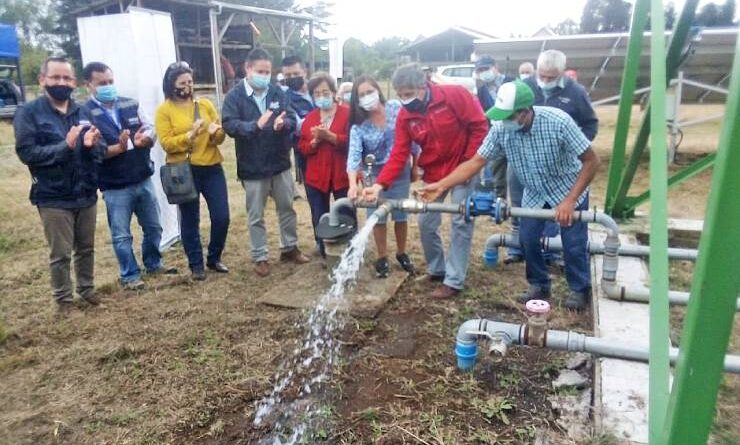 Director nacional de Indap visitó Puyehue para conocer estado de proyectos de riego predial.