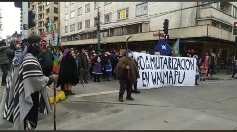 Mapuches Huilliches marchan por Weichafe de la CAM fallecido en enfrentamiento con Carabineros.