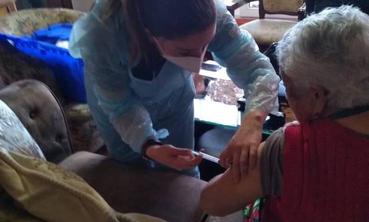 Dosis de Refuerzo Este lunes comienza vacunación a domicilio para pacientes postrados en Osorno.