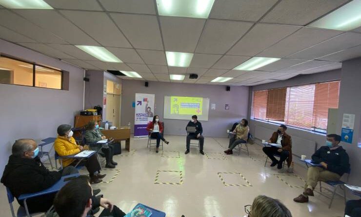 Mineduc inicia cabildos educativos del plan Juntos, Chile recupera y aprende.