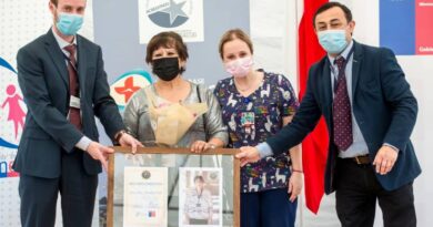 Hospital de Osorno reconoce a funcionarios con 30 años de Servicio