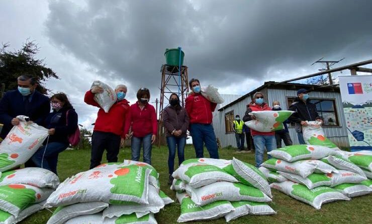 Ministerio de Agricultura entregó en Osorno más de 42 toneladas de alimento animal para enfrentar la escasez hídrica.