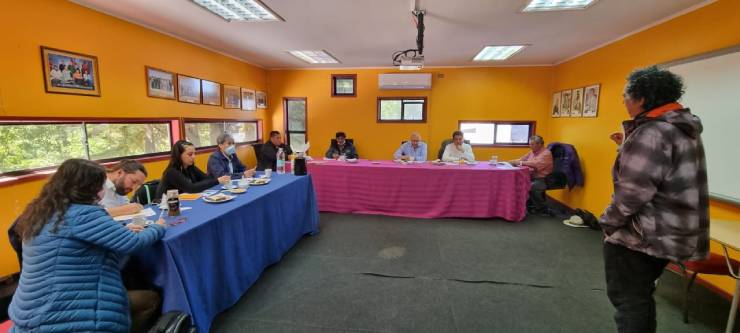 Municipio de San Juan de la Costa y UACh sede Puerto Montt realizan primer acercamiento pensando en una alianza futura.