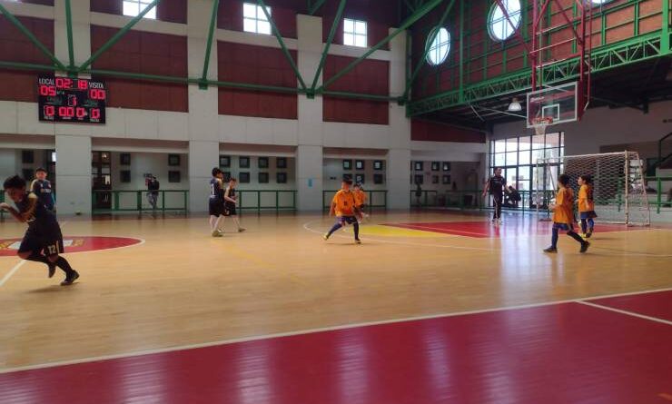 Niños de Castro participaron en un Encuentro Comunal de Futsal de los Juegos Deportivos Escolares.
