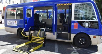 Minibuses para pacientes dializados fueron entregados en Osorno