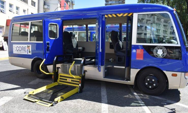 Minibuses para pacientes dializados fueron entregados en Osorno