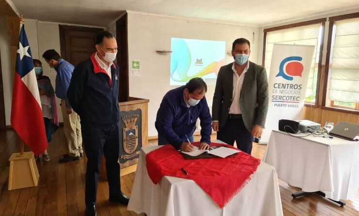Sercotec y AIEP firman convenio con Puerto Octay
