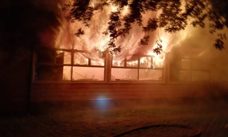 Incendio destruyó completamente la Escuela Rural Julio Mohr