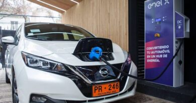 Chile está en segundo nivel mundial en cantidad de cargadores eléctricos para autos no contaminantes