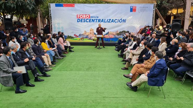 En Rancagua se realiza el primer “Foro para la Descentralización” entre ministros y gobernadores regionales