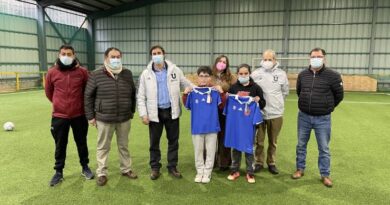 Curaco de Vélez lanzó su Escuela de Fútbol Oficial del Club Deportivo Universidad de Chile