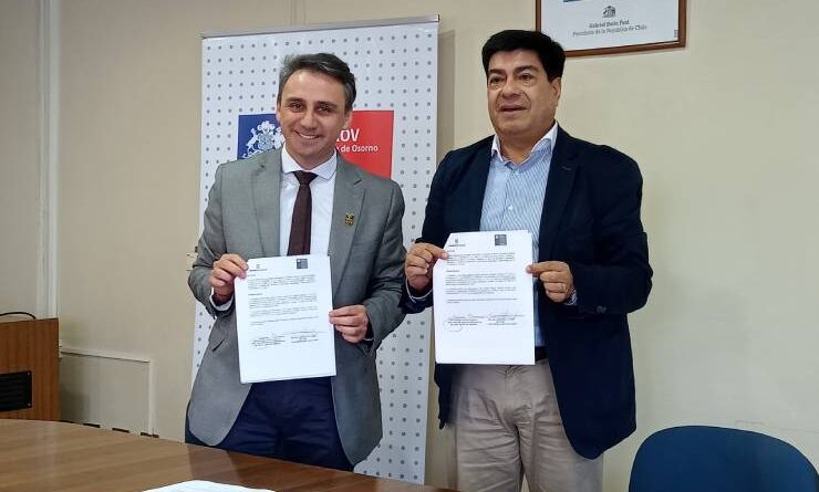 Firman convenio que impactará positivamente en la comunidad escolar de Osorno