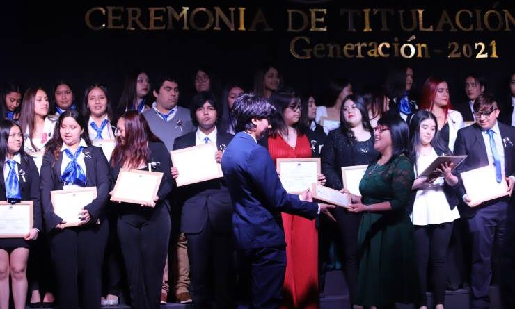 Colegio Vencedor de Colonia Río Sur tituló a casi el 90 por ciento de sus egresados en 2021