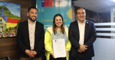 IND y Municipalidad de Curaco de Vélez firman convenio de transferencia para la conservación del gimnasio municipal