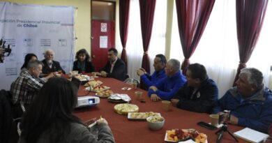 Subsecretaria del Deporte, Antonia Illanes, visitó la comuna de Castro y en Curaco de Vélez