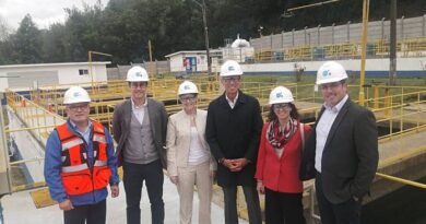 Embajador de Canadá visitó obras que Essal realiza en Osorno