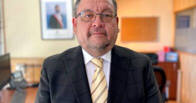 Francisco Oshiro Riveros asume como director regional de Junji en Los Lagos