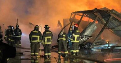 Incendio destruyo bodega de la dirección de Operaciones del municipio de Osorno