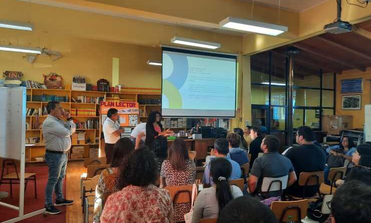 Entregan Protocolos Actualizados al cuerpo directivo apoderados y alumnos del Liceo Carmela Carvajal de Prat