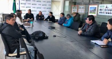 Estadio Ewaldo Klein: Dirigentes Deportivos de Puerto Varas se reúnen con autoridades para conocer estado de avance de emblemático proyecto