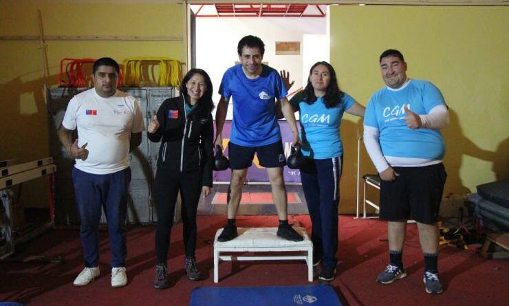 Jóvenes de Osorno participan en un taller de atletismo adaptado del programa “Deporte y Participación Social” del Mindep IND