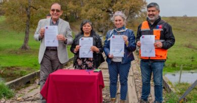 Municipio de Osorno y Vialidad firman convenio para reparar puente San Francisco
