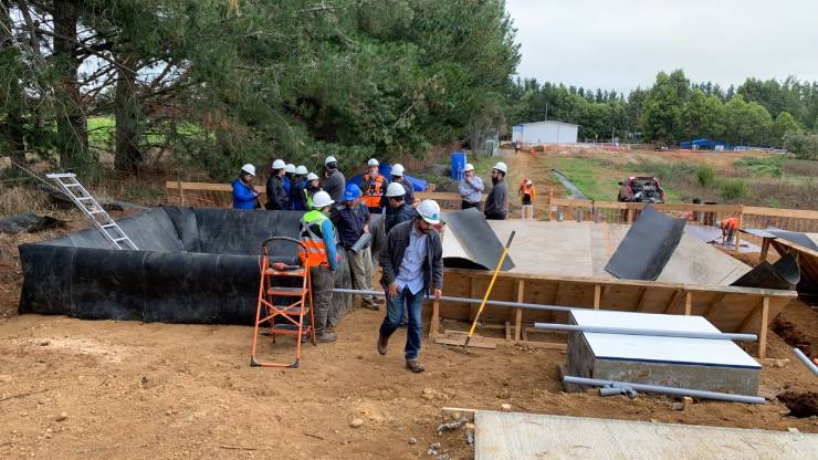 Secundarios de Purranque conocieron proyecto inédito en Latinoamérica de humedal construido para depurar aguas mixtas
