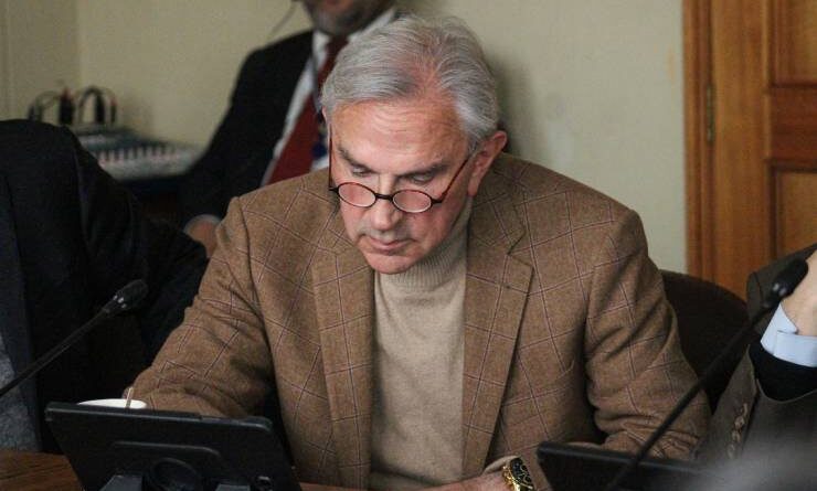 Senador Moreira valoró resultados en la gestión de los Servicios de Salud de Osorno y Reloncaví pero criticó a Chiloé