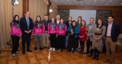 Concejo municipal de Osorno homenajeó a las campeonas de Chile en Futsal sub-14.