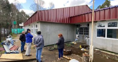 Obras de mejoramiento en la Escuela de Purrehuin alcanzan un 70% de avance