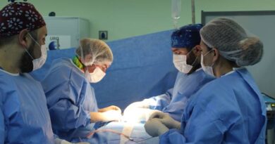 Realizan Inédita Cirugía a Paciente con Hernia Discal Cervical