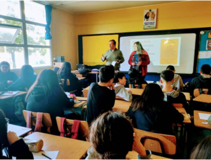 Liceo Carmela Carvajal Realiza Charlas Formativas Para Alumnos De ...