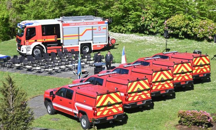 Bomberos de Nueva Braunau recibe moderno Carro de Bombas Multipropósito