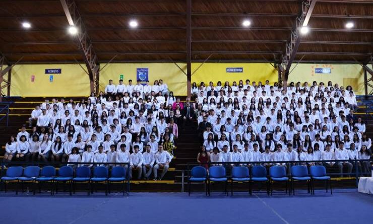 Osorno 300 alumnos se licenciaron del Liceo Bicentenario Carmela Carvajal de Prat