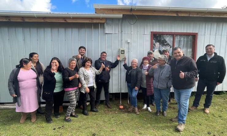 Purranque Saesa inauguró junto a vecinos de La Poza conexión eléctrica de su sede social