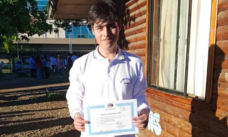 Tres estudiantes municipales de Osorno, obtienen puntaje nacional en matemáticas.