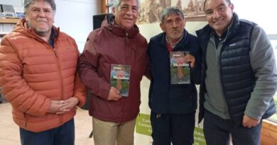 Con gran marco de público: poeta castreño Nelson Torres lanza su libro: “de Indias, Poemas”