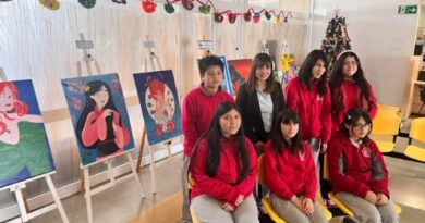 Alumnos de la Escuela Monseñor Valdés exhiben su arte en Cesfam Pampa Alegre