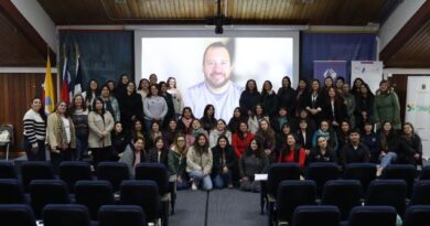 30 Equipos Pedagógicos de Educación Parvularia de la región de Los Lagos se capacitan para fortalecer competencias científicas con reconocido divulgador científico nacional Gabriel León