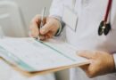 Hualaihué: funcionaria de educación salió 13 veces del país en dos años con licencia médica