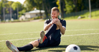 Día Mundial del Fútbol: Médicos del deporte explican cómo prevenir y recuperarse de las lesiones más comunes en la cancha