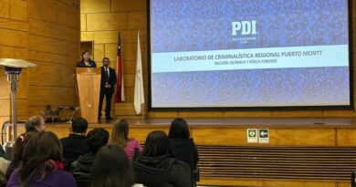 Estudiantes ULagos conocen sobre pericias químicas y forense en labor de la PDI