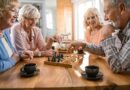 Juegos de mesa en adultos mayores, una forma lúdica de cuidar la mente y el corazón