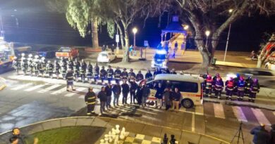 Municipio hizo entrega de flamante furgón para el Cuerpo de Bomberos de Frutillar
