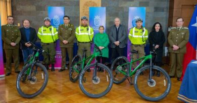 Municipio entrega bicicletas de alta gama para patrullajes preventivos de Carabineros
