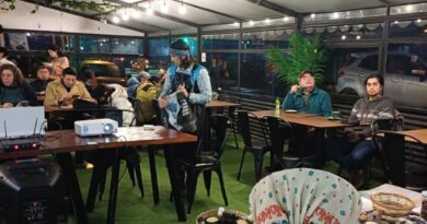 UACh Sede Puerto Montt y PAR Explora Los Lagos promueven encuentro entre ciencia y saberes ancestrales en Café Científico de Puerto Montt