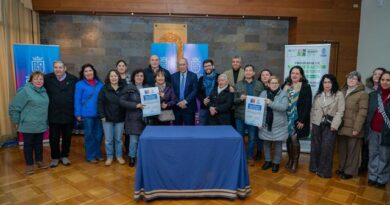 Firman contrato que da luz verde a obras quiero mi barrio en población García Hurtado de Mendoza de Rahue Alto