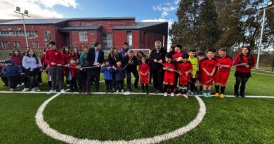 Cancha de futbolito favorecerá a casi mil alumnos del Liceo Manuel Jesús Andrade de Chonchi