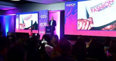 Fashion Online 2025 revela que el 65% de los chilenos ya compra ropa por internet mensualmente